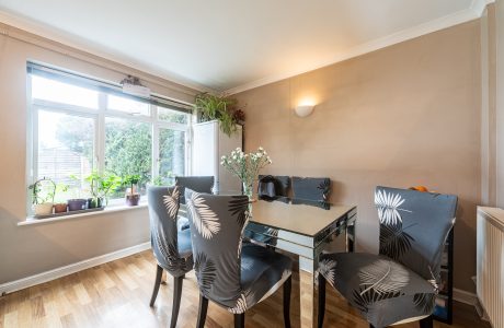 Property Bee - Griffon Close, Farnborough, Hampshire, GU14