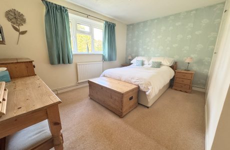 Property Bee - Roundway, Camberley, Surrey