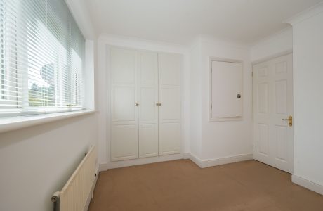 Property Bee - Bembridge Court, Crowthorne, Berkshire, RG45