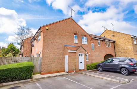 Property Bee - Bembridge Court, Crowthorne, Berkshire, RG45