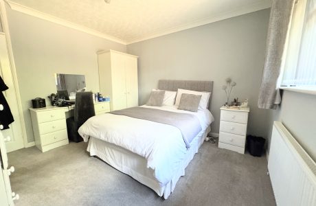 Property Bee - Goddards Lane, Camberley, Surrey