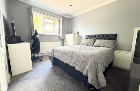 Property Bee - Goddards Lane, Camberley, Surrey