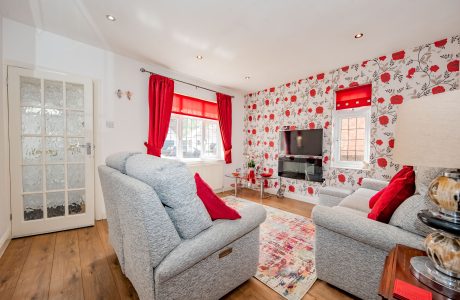 Property Bee - Sandhurst Road, Yateley, Hampshire, GU46