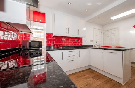 Property Bee - Sandhurst Road, Yateley, Hampshire, GU46