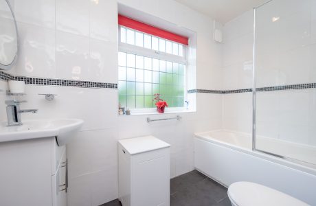 Property Bee - Sandhurst Road, Yateley, Hampshire, GU46