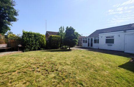 Property Bee - Sandhurst Road, Yateley, Hampshire, GU46