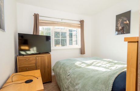 Property Bee - School Lane, Yateley, Hampshire, GU46