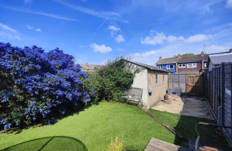 Property Bee - School Lane, Yateley, Hampshire, GU46