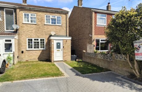 Property Bee - School Lane, Yateley, Hampshire, GU46