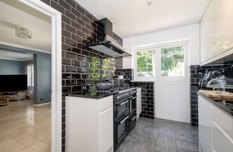 Property Bee - Greenhaven, Yateley, Hampshire, GU46