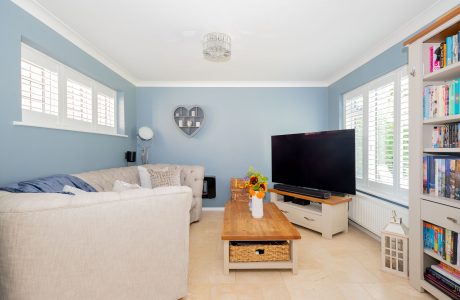 Property Bee - Greenhaven, Yateley, Hampshire, GU46
