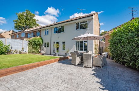 Property Bee - Greenhaven, Yateley, Hampshire, GU46