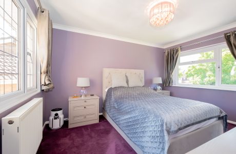 Property Bee - Greenhaven, Yateley, Hampshire, GU46