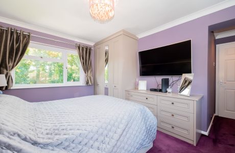 Property Bee - Greenhaven, Yateley, Hampshire, GU46
