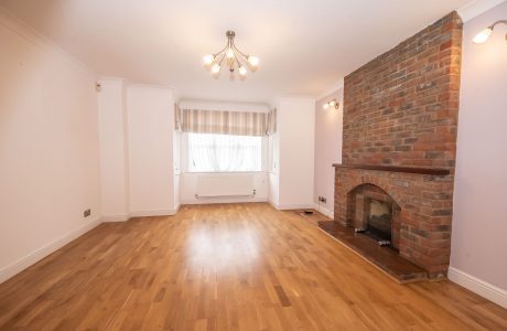 Property Bee - Cannon Close, Sandhurst, Berkshire, GU47
