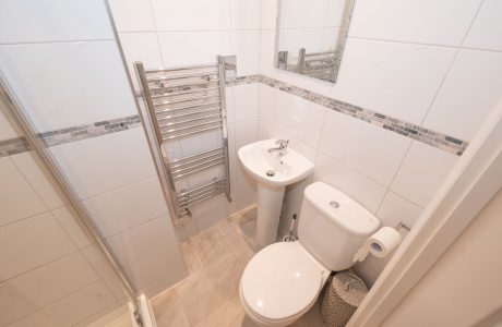 Property Bee - Cannon Close, Sandhurst, Berkshire, GU47