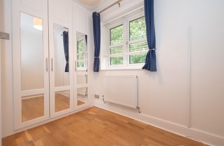 Property Bee - Cannon Close, Sandhurst, Berkshire, GU47
