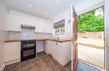 Property Bee - Cannon Close, Sandhurst, Berkshire, GU47