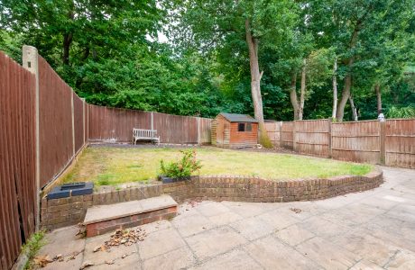 Property Bee - Cannon Close, Sandhurst, Berkshire, GU47