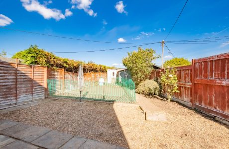 Property Bee - Winton Crescent, Yateley, Hampshire, GU46