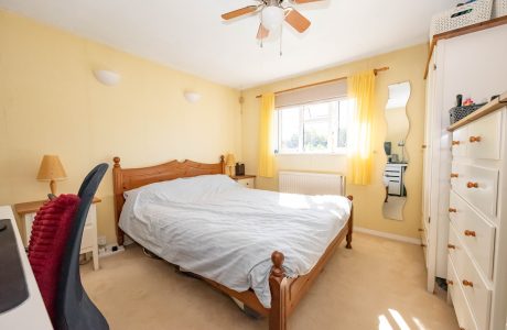 Property Bee - Winton Crescent, Yateley, Hampshire, GU46