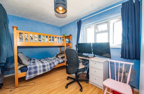 Property Bee - Winton Crescent, Yateley, Hampshire, GU46