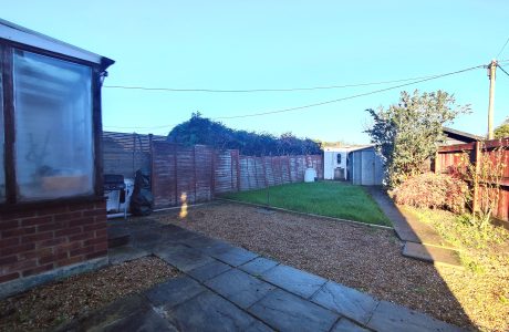 Property Bee - Winton Crescent, Yateley, Hampshire, GU46