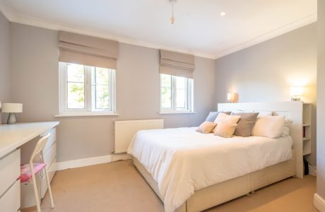 Property Bee - Driftways, Yateley, Hampshire, GU46
