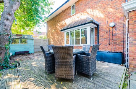 Property Bee - Driftways, Yateley, Hampshire, GU46