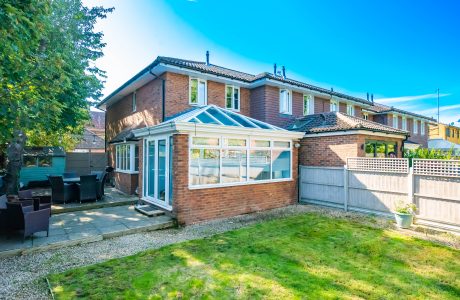 Property Bee - Driftways, Yateley, Hampshire, GU46
