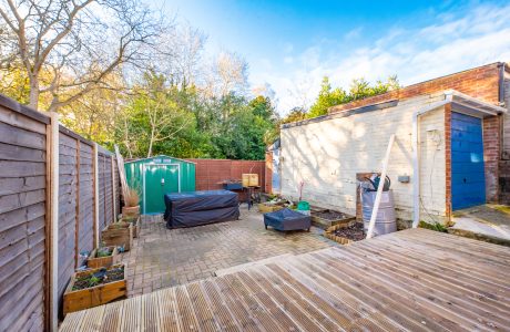 Property Bee - Maple Gardens, Yateley, Hampshire, GU46
