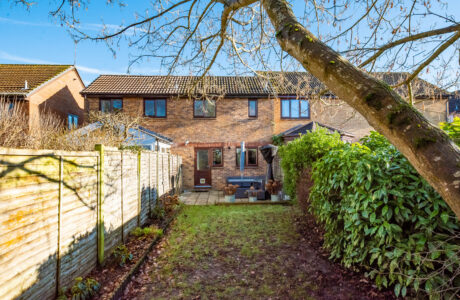 Property Bee - Rokes Place, Yateley, Hampshire, GU46