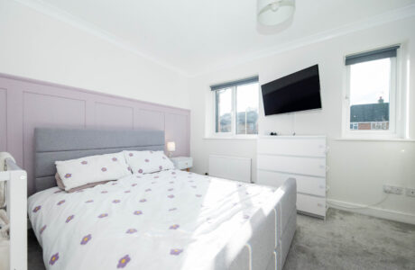 Property Bee - Lower Moor, Yateley, Hampshire, GU46
