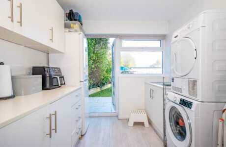 Property Bee - Bramling Avenue, Yateley, Hampshire, GU46