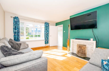 Property Bee - Bramling Avenue, Yateley, Hampshire, GU46