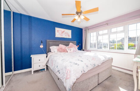 Property Bee - Bramling Avenue, Yateley, Hampshire, GU46