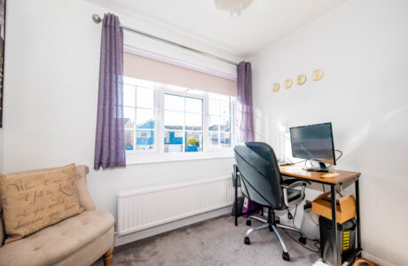Property Bee - Bramling Avenue, Yateley, Hampshire, GU46