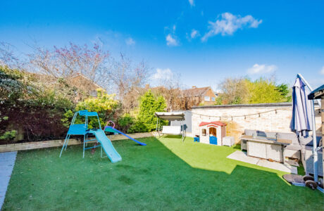 Property Bee - Bramling Avenue, Yateley, Hampshire, GU46