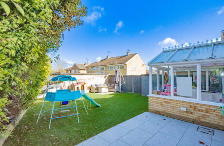 Property Bee - Bramling Avenue, Yateley, Hampshire, GU46