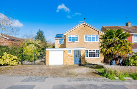 Property Bee - Bramling Avenue, Yateley, Hampshire, GU46