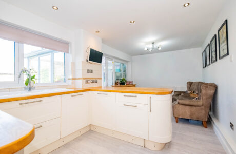 Property Bee - Bramling Avenue, Yateley, Hampshire, GU46