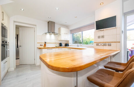 Property Bee - Bramling Avenue, Yateley, Hampshire, GU46