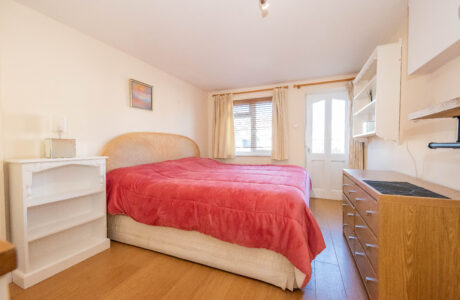 Property Bee - Ives Close, Yateley, Hampshire, GU46