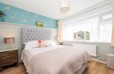 Property Bee - Ives Close, Yateley, Hampshire, GU46