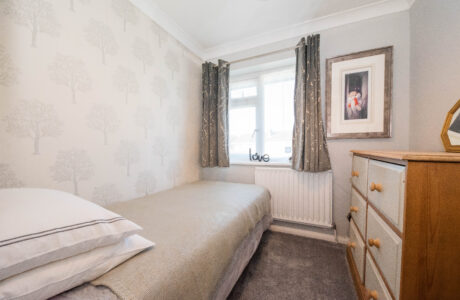 Property Bee - Ives Close, Yateley, Hampshire, GU46