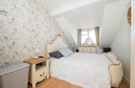 Property Bee - Ives Close, Yateley, Hampshire, GU46