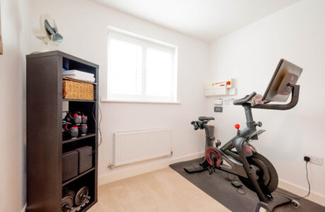 Property Bee - Jubilee Drive, Church Crookham, Hampshire, GU52