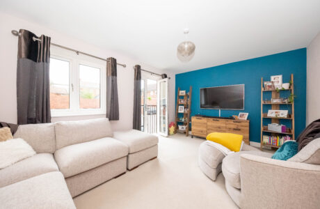 Property Bee - Jubilee Drive, Church Crookham, Hampshire, GU52