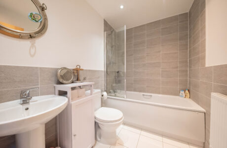 Property Bee - Jubilee Drive, Church Crookham, Hampshire, GU52