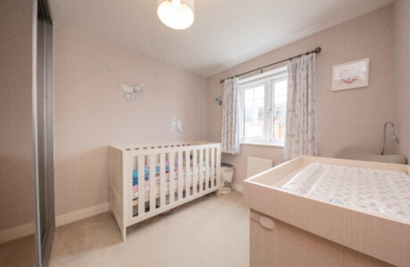 Property Bee - Jubilee Drive, Church Crookham, Hampshire, GU52